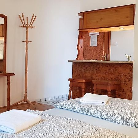 Hotel Paar Szieszta เยอร์ ภายนอก รูปภาพ
